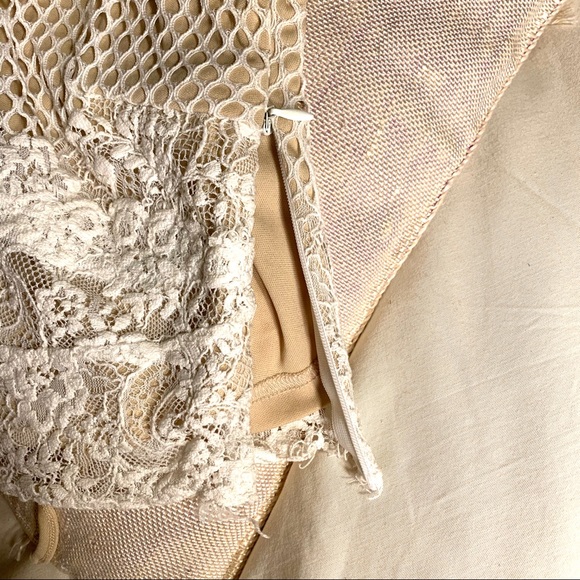 SOLD 🛑 Sabo Skirt | Lace Scoop Back Crop Top - Picture 4 of 7